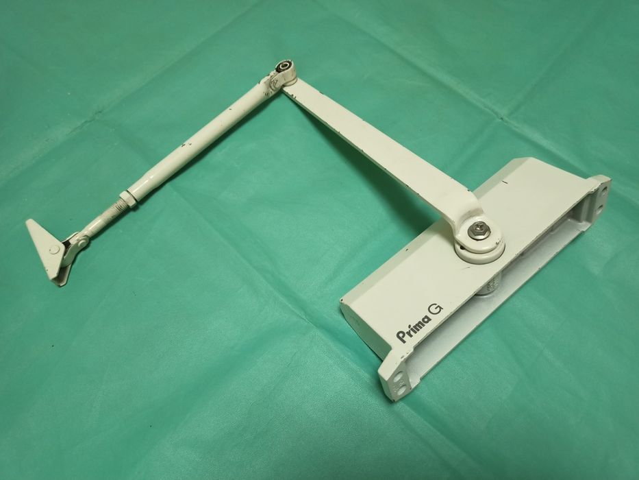 Продам доводчик дверной