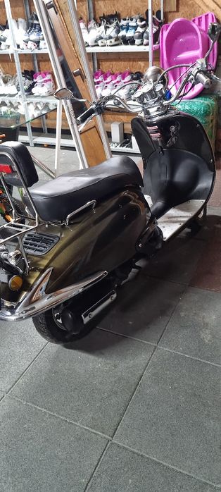 Scuter pe  Benzina clasic!!