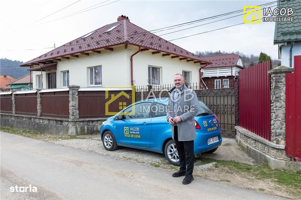 Casa, anexe, 3762 mp teren, 25000 mp padure, Comanesti, jud. Bacau