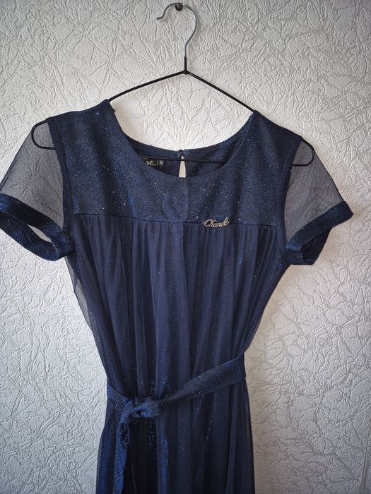 Пару платьев БУ  размер М