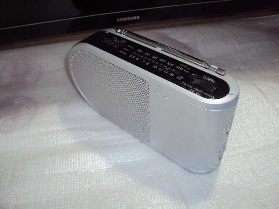 radio de colectie SONY ICF-304,functional