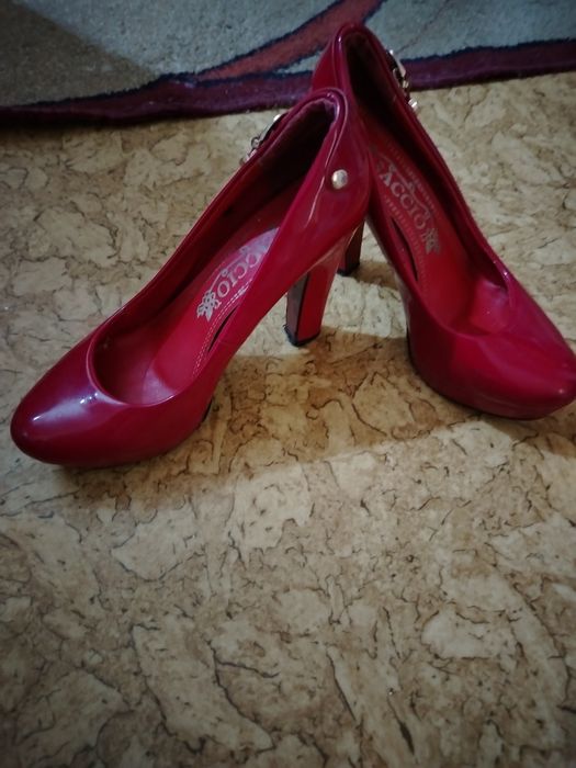 Продаю б/у туфли