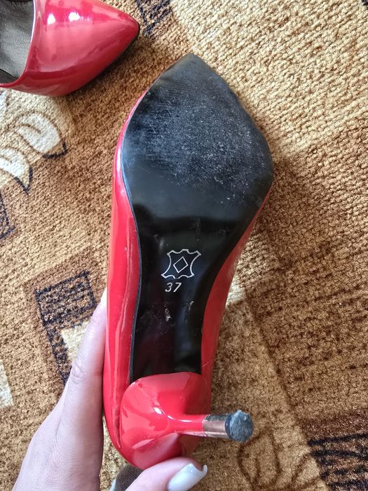 Обувки на висок ток 37 номер