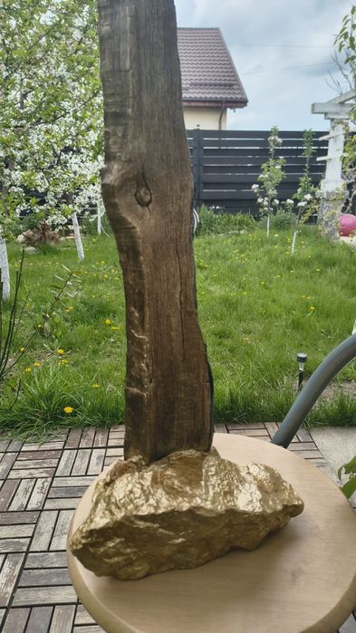 Lucrare din lemn și piatră!