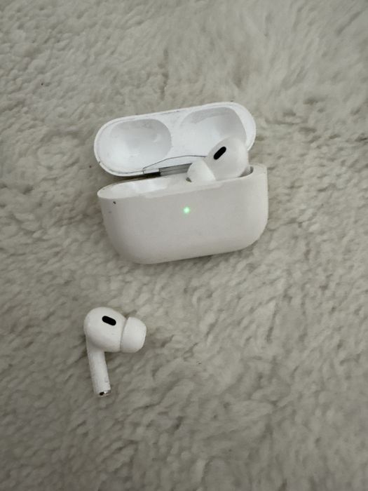 Vand Airpods generatia  2 Pro - Active noise cancel