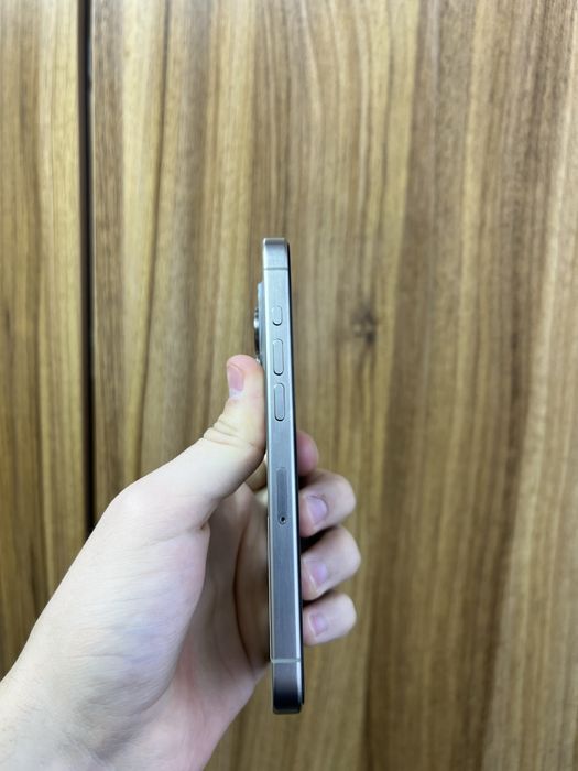 Iphone 15 pro natural 256 gb 81%