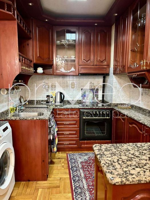 Дава се под наем Многостаен апартамент в Бургас, Център - 140 кв.м за 797.64 € - Снимка #12