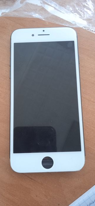 Продам 2 Айфона 8