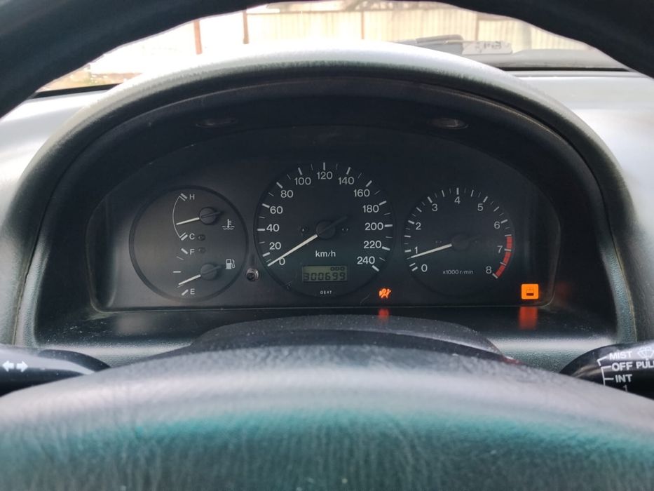 Mazda 626 птичка