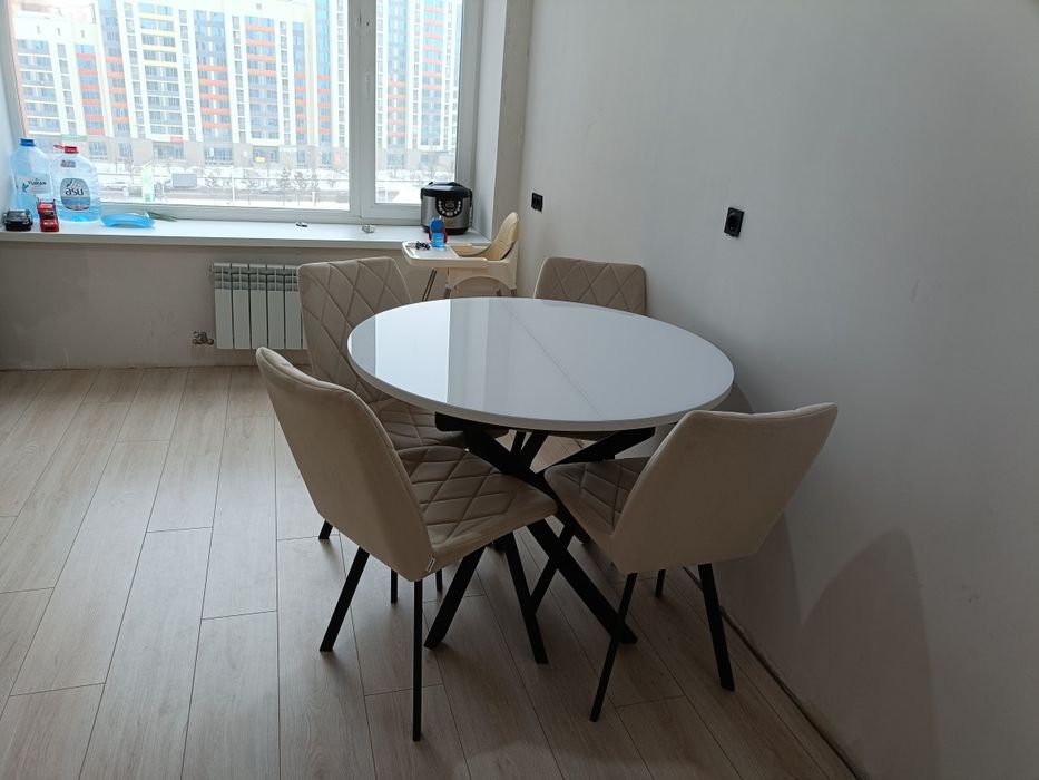 Продам стулья бежевые