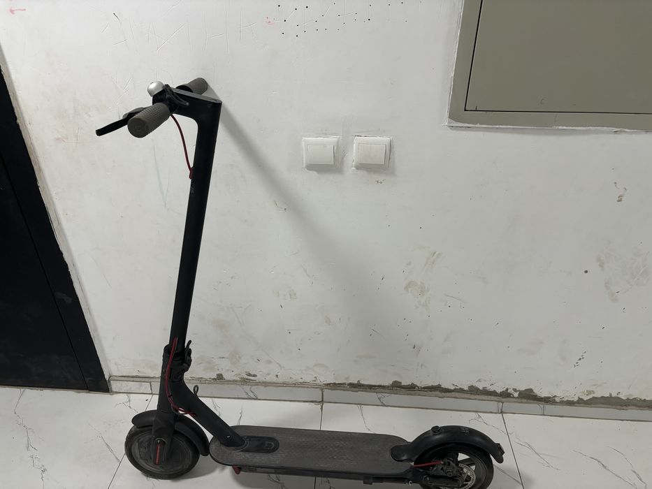 Xiaomi Mi Electric Scooter M365 (Mi Electric Scooter)