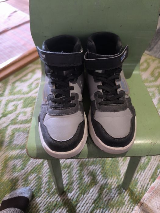 Отдам весенние ботинки