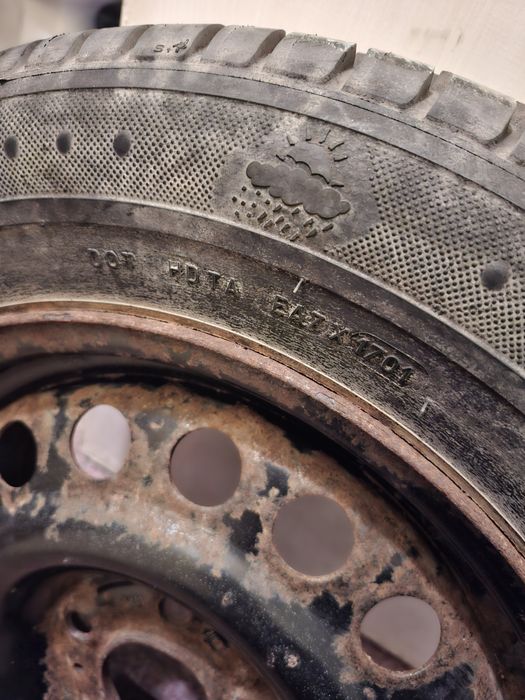 Продавам джанта със стара гума