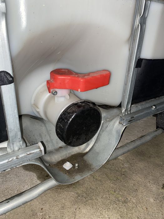 Полевные ёмкости 1000 литровые.