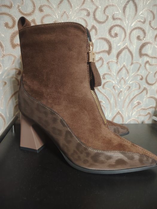 Сапоги новые  стильные зимние 38 разм. Туфли 39 разм новые турецкие