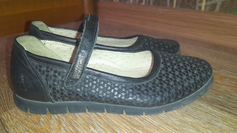 Продам туфли Tiflani 33р.