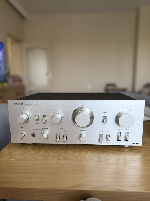 Onkyo P-8000 стерео предусилвател