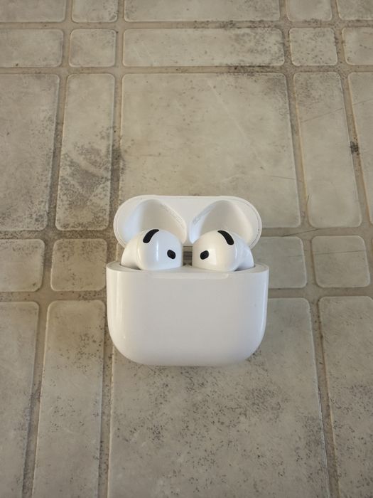 Air Pods 4 (ANC)
