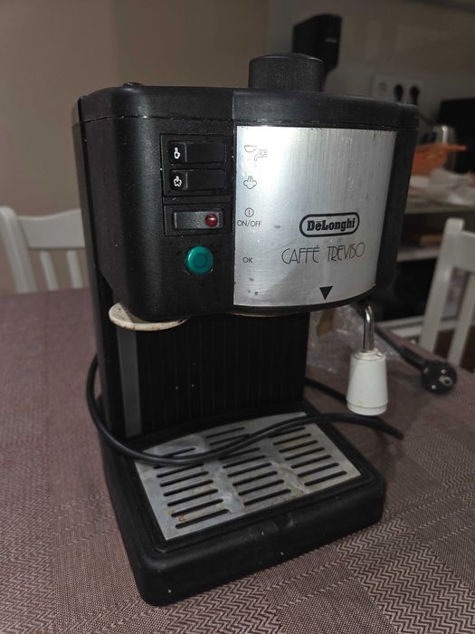 Продавам кафе-машина Delonghi