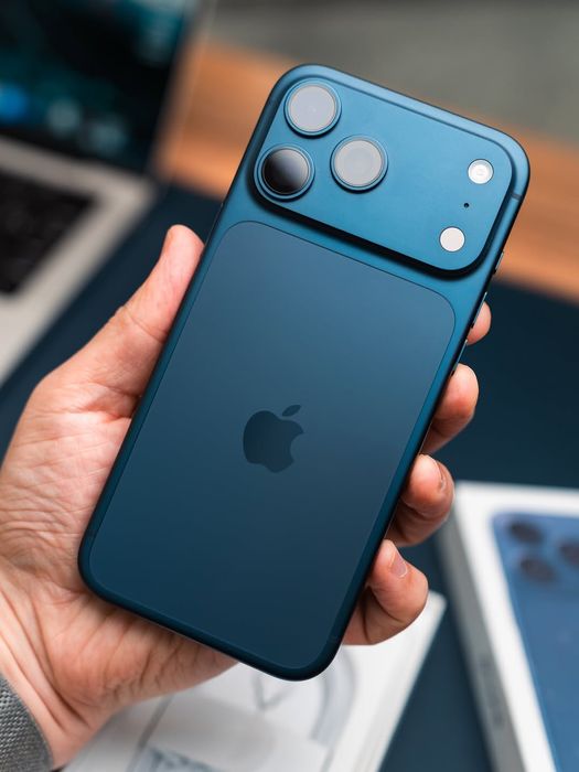 iPhone 17 Pro Max 256gb Blue Sim + E sim