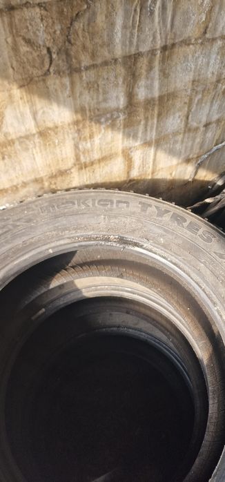 Продам шины летние на 17