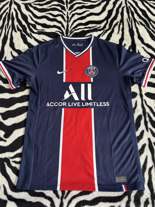 Vând tricouri Fotbal