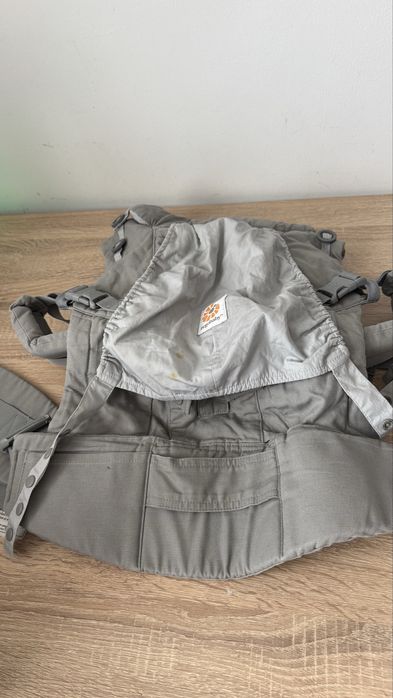 Продавам ергономична раница Ergobaby Adapt