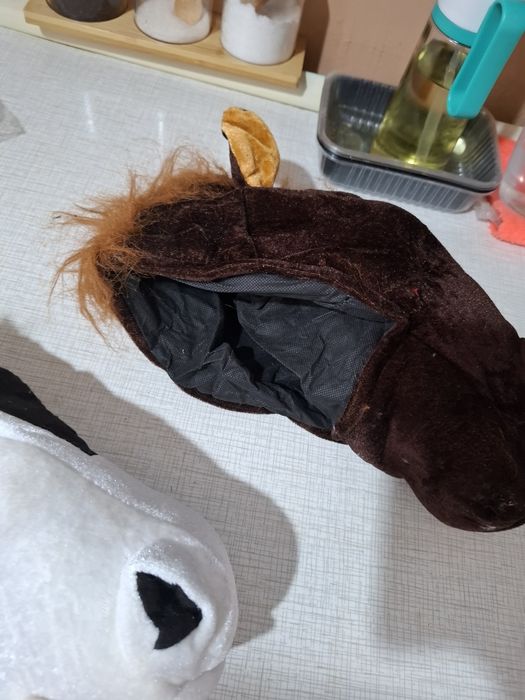 Маска лошади, снежинки