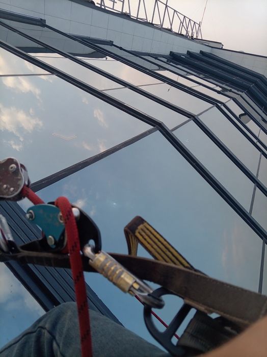 Высотники, Альпинисты, Мойка фасада окон, ремонт фасада, утепление