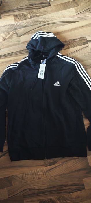 Adidas esensials 3 stripes