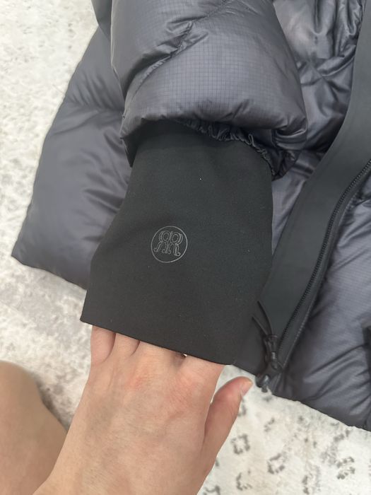 Продам пуховик итальянский