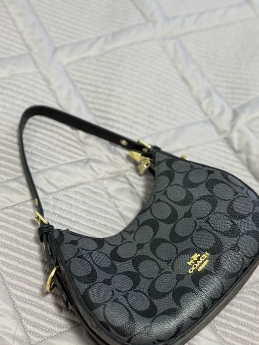 Продаётся сумка  Коуч