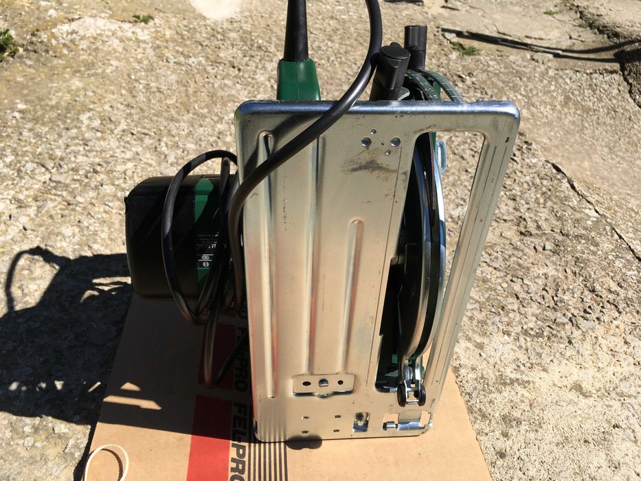 настолен циркуляр Bosch, със стойка Bosch