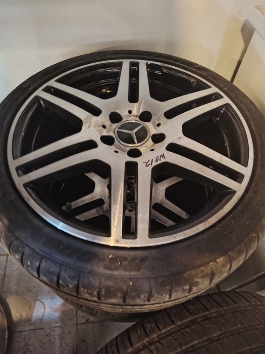 Mercedes AMG джанти и летни гуми 18 ки състояние много добро