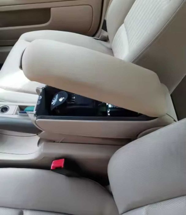 Горна част - капака за подлакътник за Ауди А4 Б6 Б7 Audi A4 B6 B7