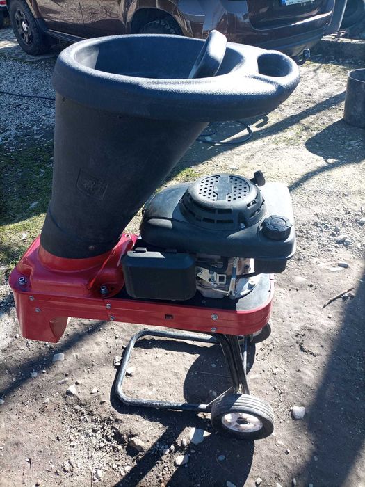 Vand tocatoare de crengi