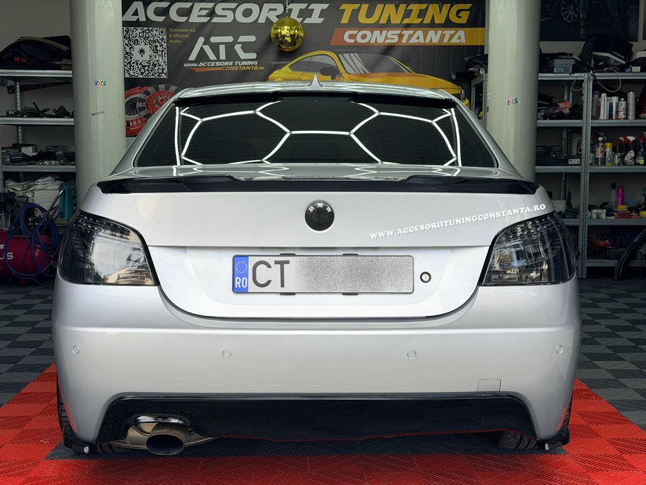 Eleron Portbagaj - BMW E60 M4 Model Lat Negru Lucios