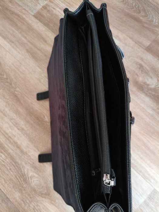 портфель новый кожаный