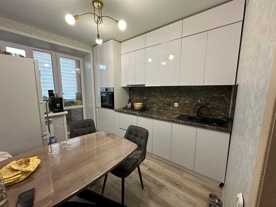 Продам квартиру мкр Береке 3 ком