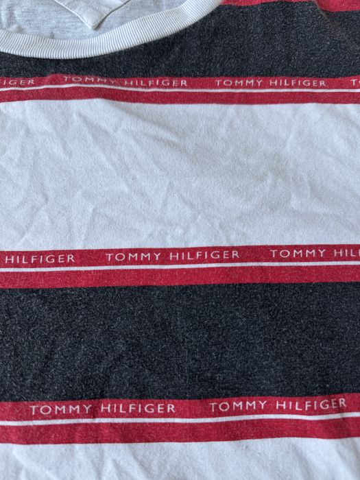 Tricou Tommy Hilfiger original – design clasic în dungi