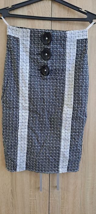 Vând diverse articole vestimentare