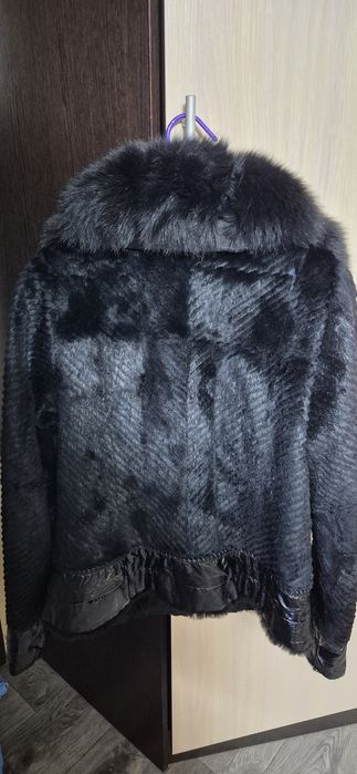 Продам шубу  женскую