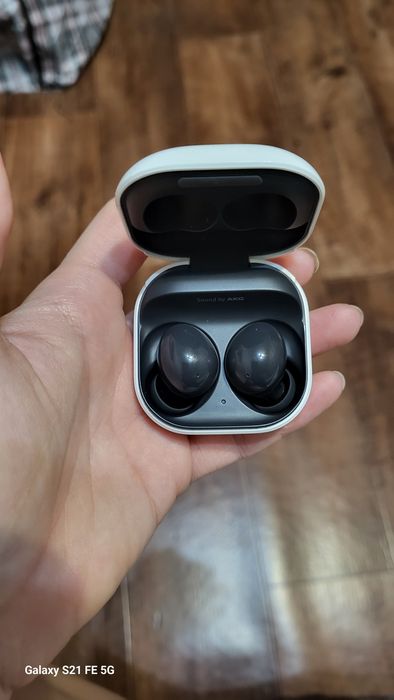 Продам наушники Samsung buds 2