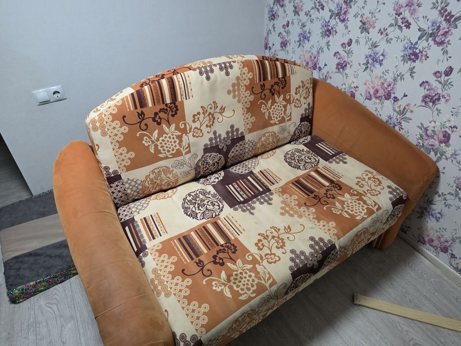 Отдам даром диван