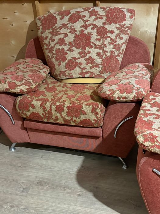 продается диван и кресло