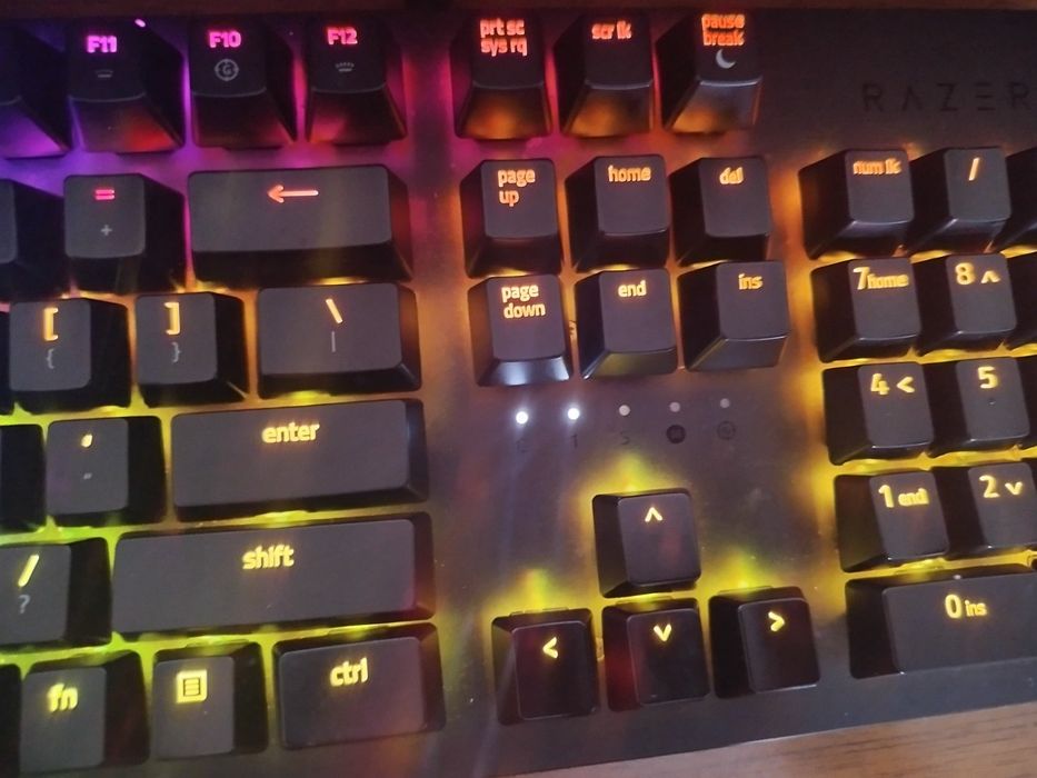 Геймърска оптично-механична клавиатура Razer Huntsman RGB