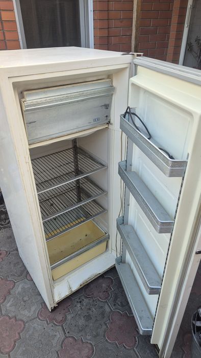 Продам холодильник