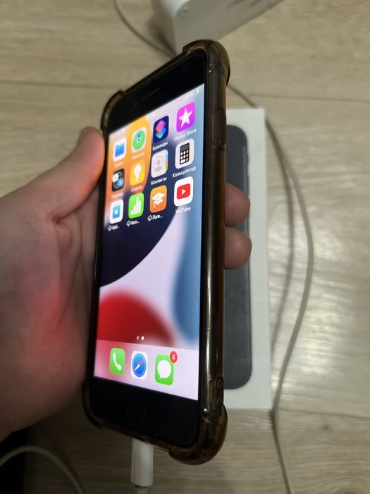 Продам Iphone 7