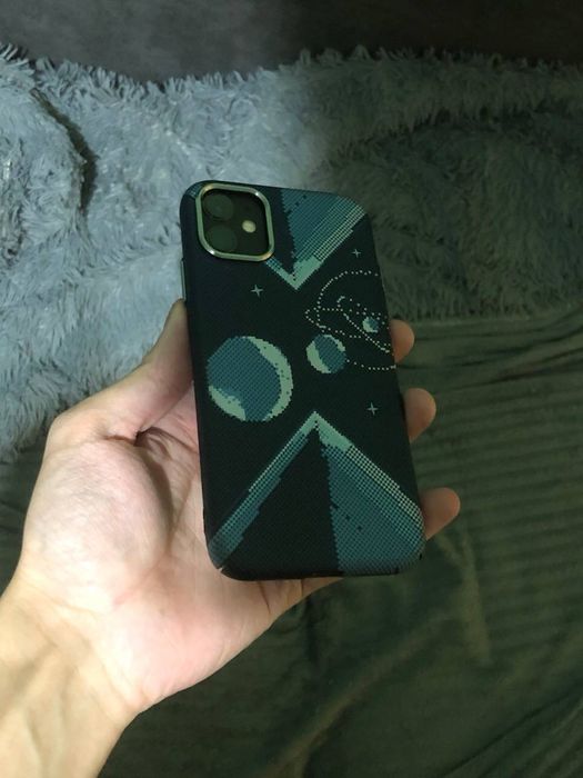 Продам айфон 11 128