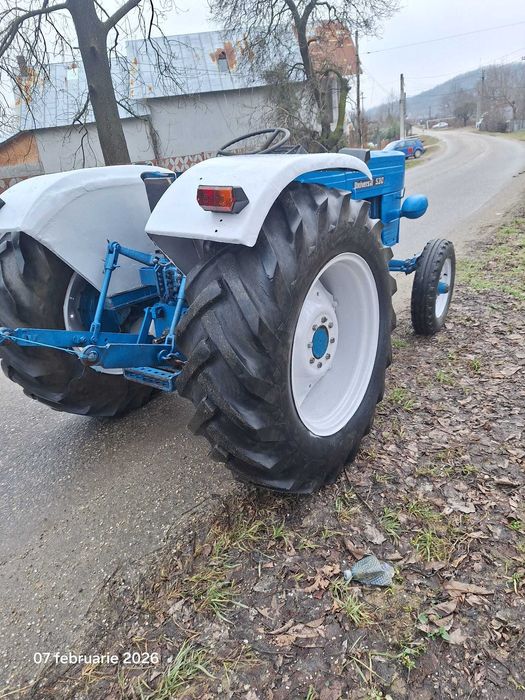 Tractor Universal 530